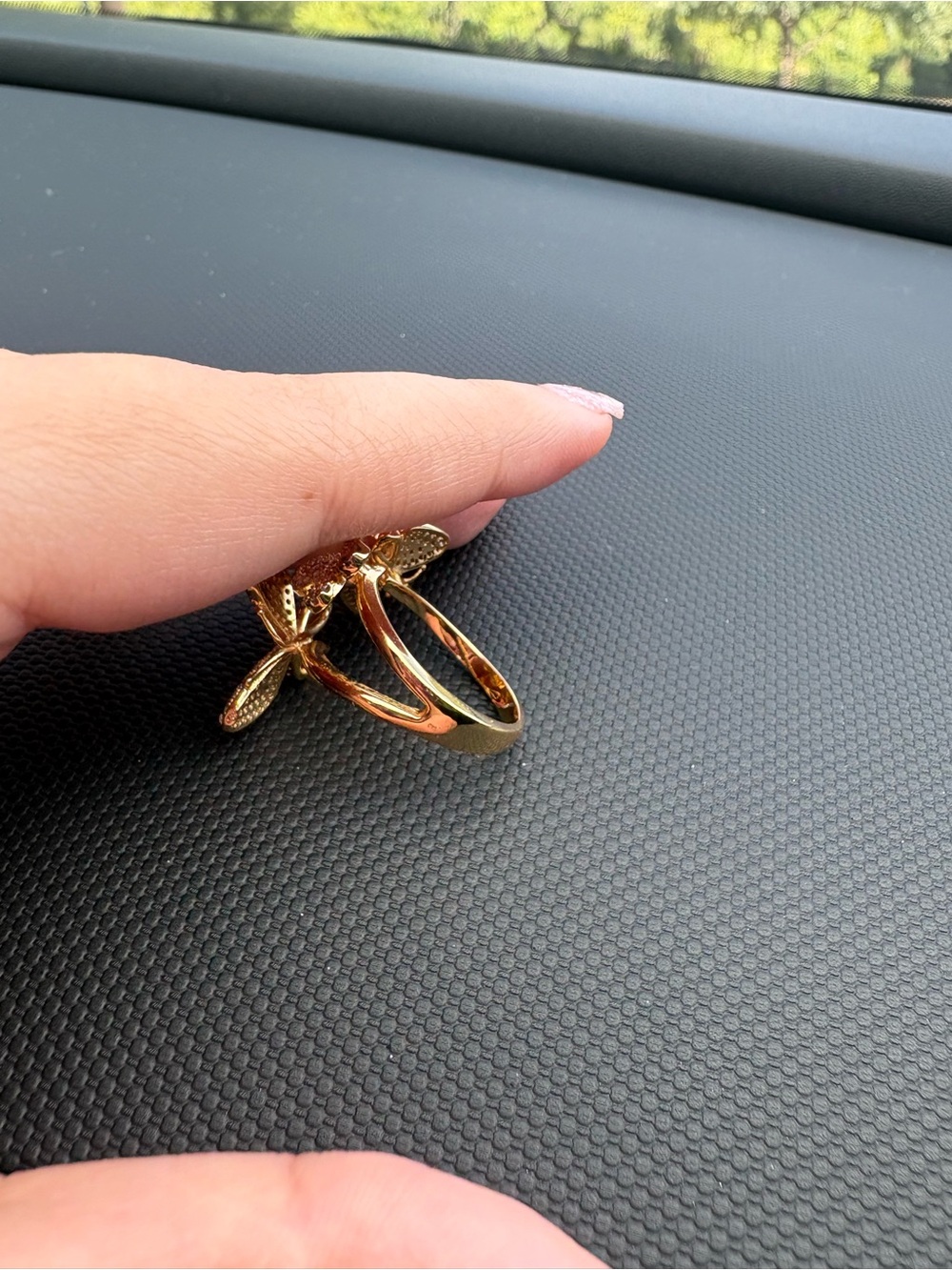 ✨ Gorgeous Pave Butterfly Statement Ring! - Picture 4 of 6